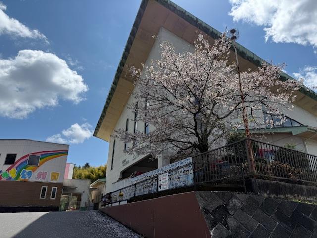 ウエルカムパーティーと園庭と～お花＊